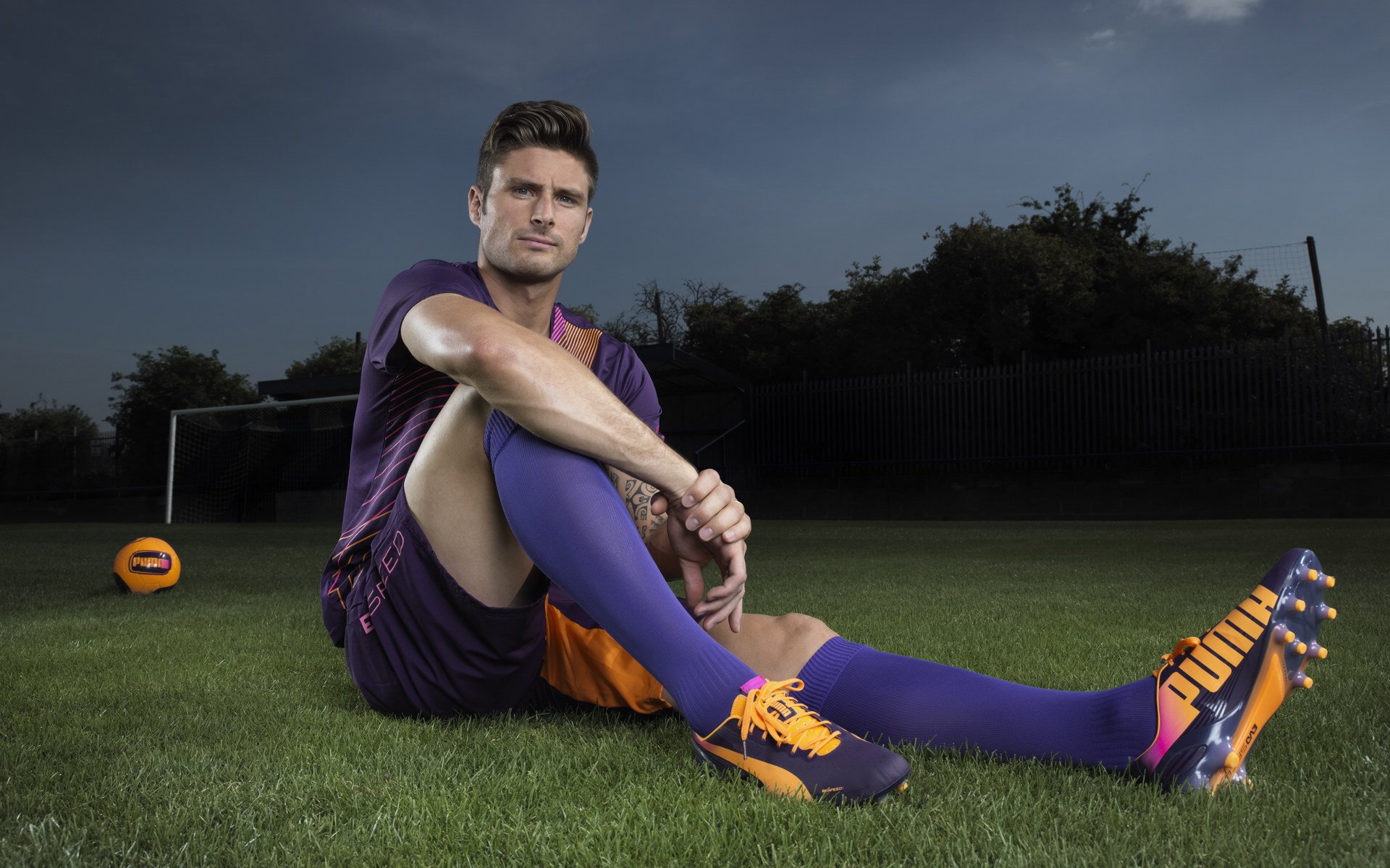 爱游戏下载-贝尔哈德·福特：通过全能表现，成为全黑队战术调整的核心，贝尔福特vs丹亨德森